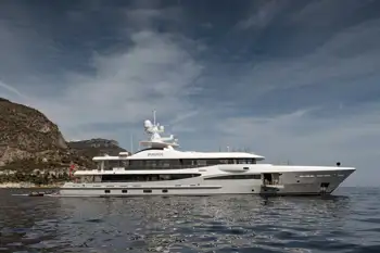 deniki yacht proprietario